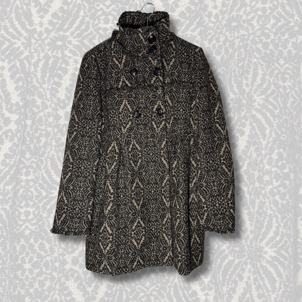 Stylish Black and Cream Patterned Coat